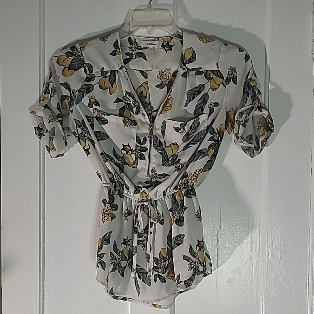 3/$15 STELLA TWEED lemon print zipper front tie waist blouse size xs